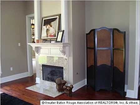 5th image of 18443 Old Maplewood Dr