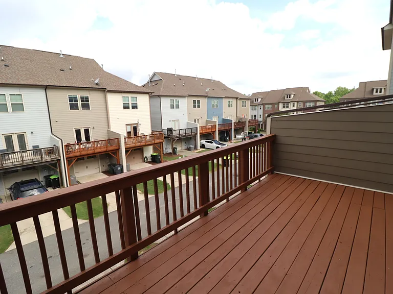 1428 Providence Green Ln — Photo 34