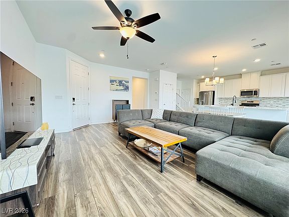 5th image of 1363 Ossa St #3102
