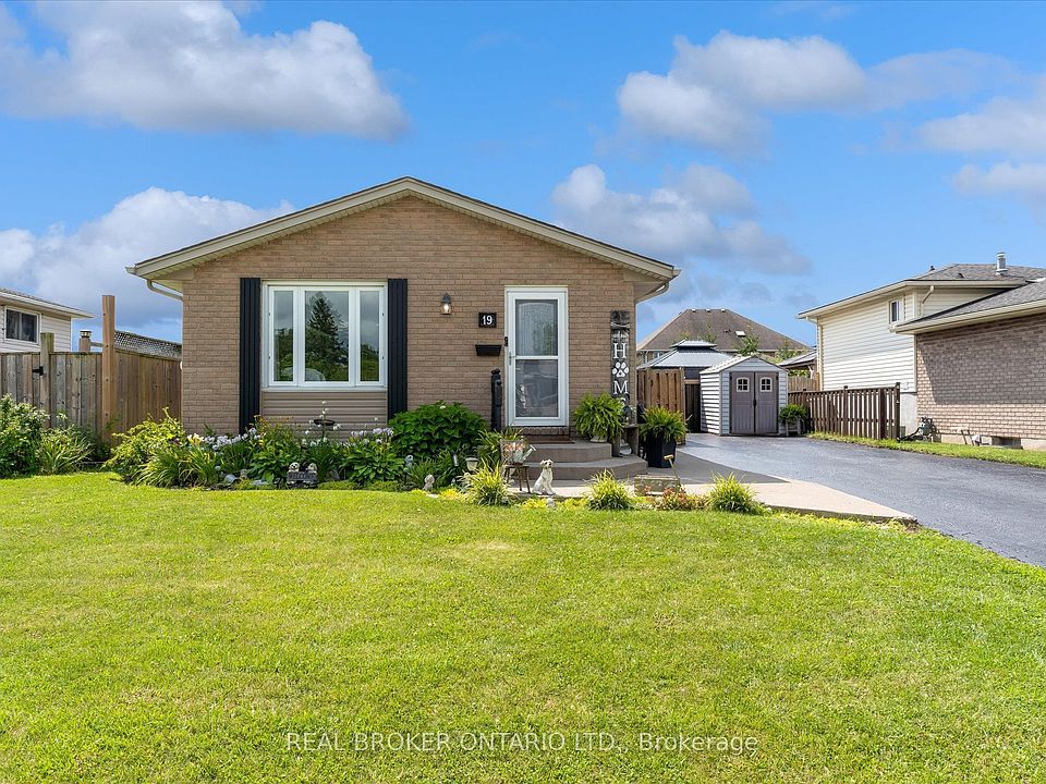 1st image of 19 Acadia Dr