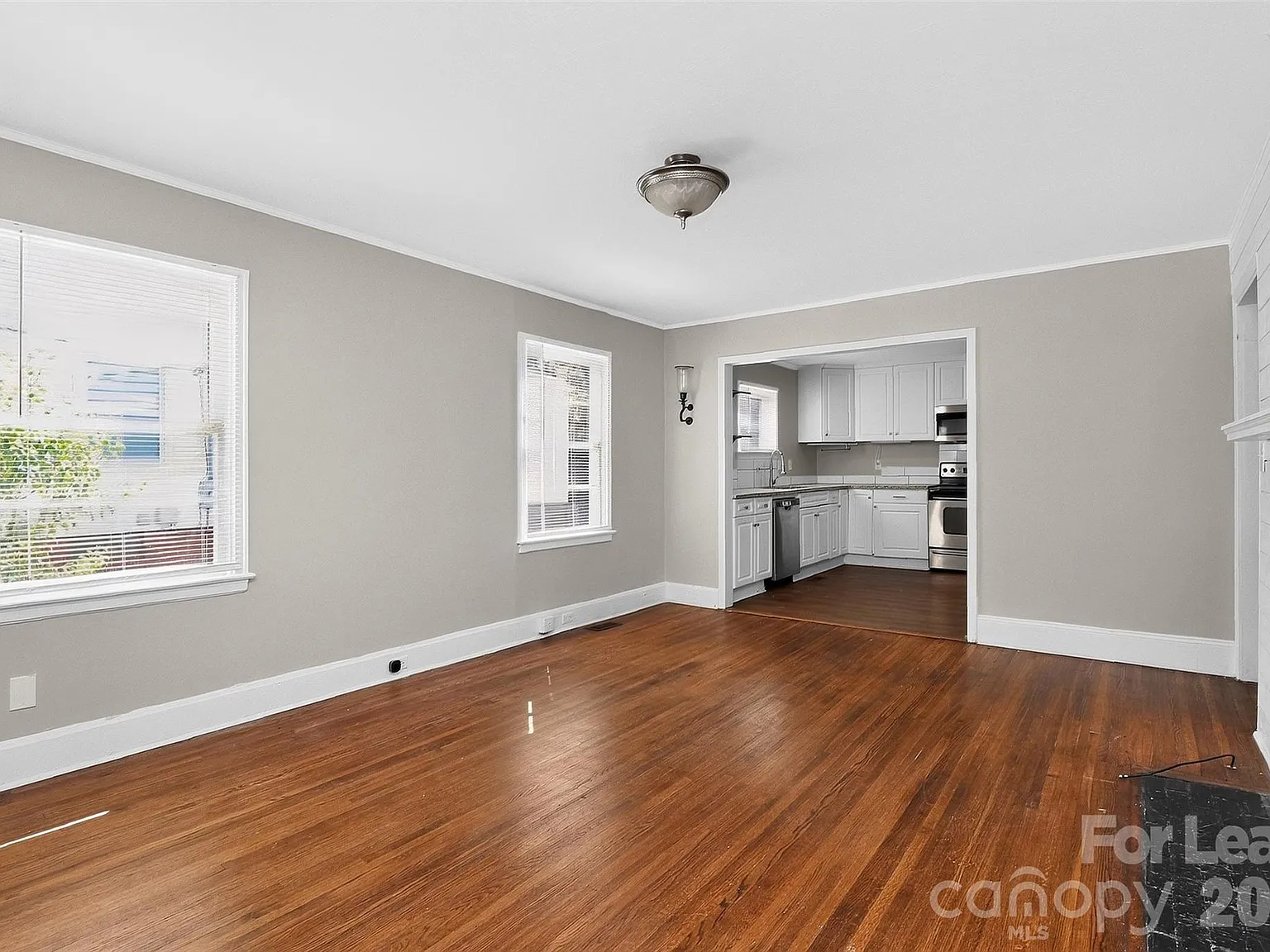 3 bed, 2.0 bath, 1232 sqft, $1,525 — Photo 2
