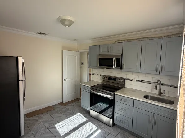 (undisclosed Address), Farmingdale, NY 11735