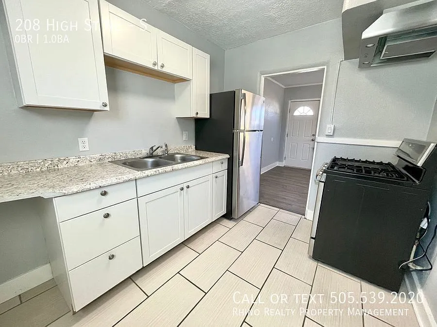 Welcome to Alhambra Court! Studio, 1 Bath! — Photo 3