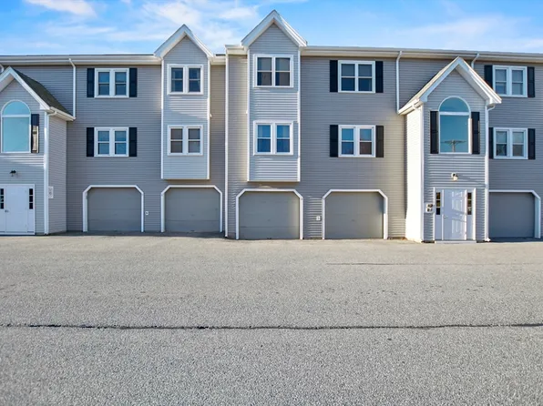 84 Tennis Plaza Rd Unit 4, Dracut, MA 01826