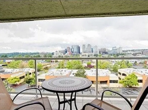 701 122nd Ave NE, Bellevue, WA 98005