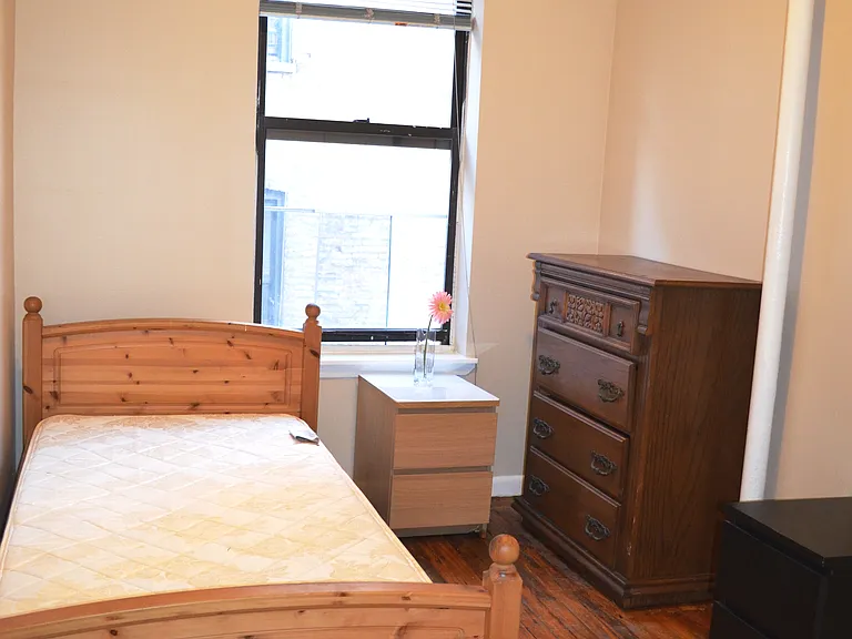 180 Claremont Ave #66 — Photo 8
