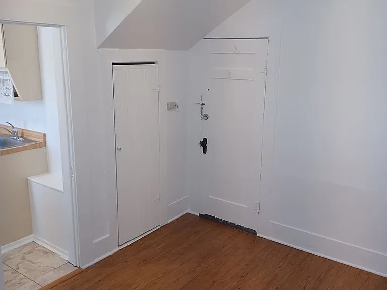 221 N Orange St — Photo 13