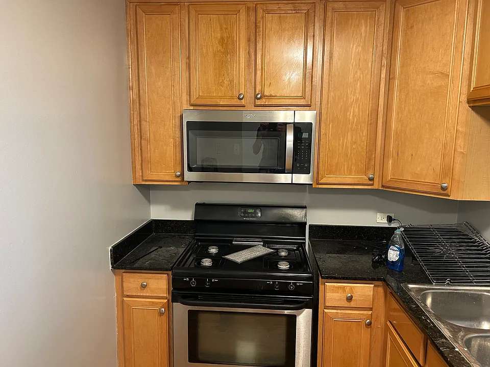 4602 N Clarendon Ave #606