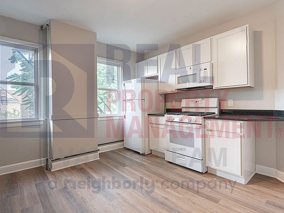 3rd image of 1930 Coltman Rd APT 3