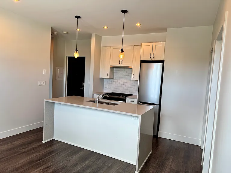 166 E 11th Ave #8 — Photo 16