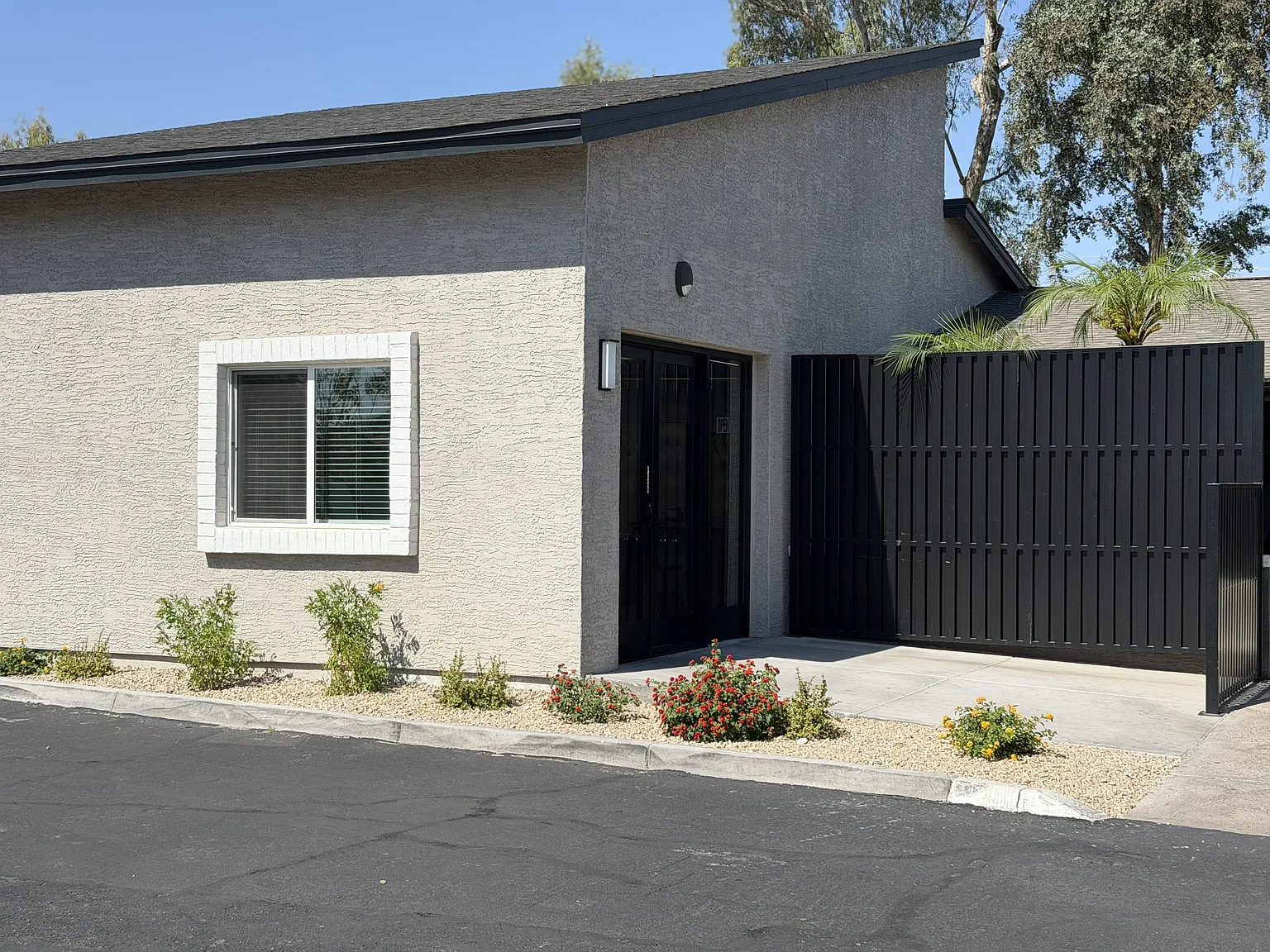 Seventeen805 — Photo 2