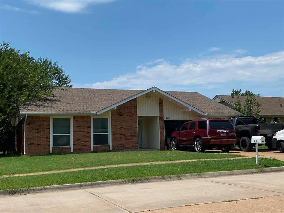 2nd image of 2405 Crystal Dr