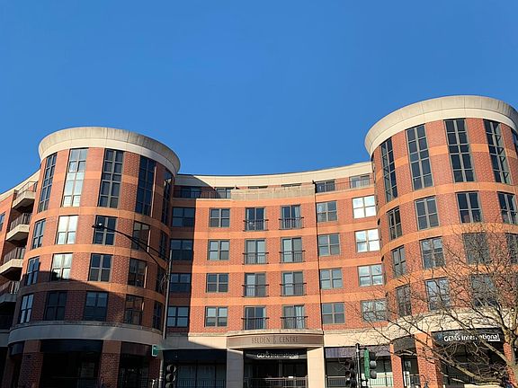 3rd image of 350 W Belden Ave #113