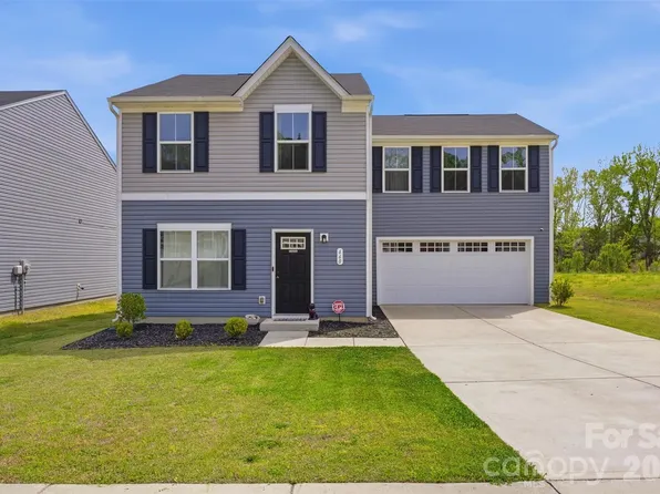 660 Pointe Andrews Dr, Concord, NC 28025