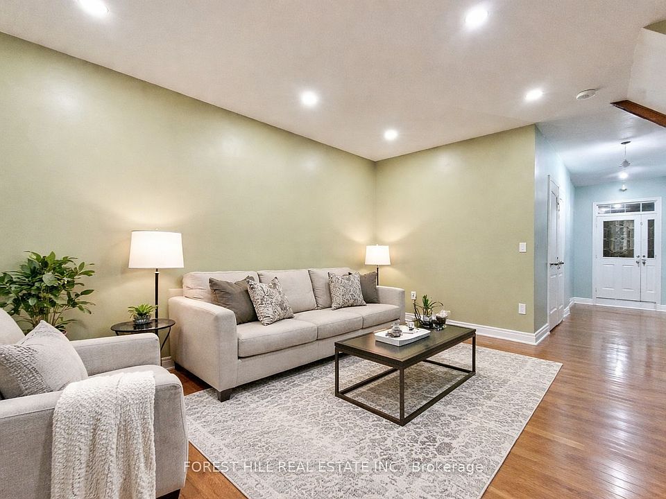 1st image of 38 Crystalview Cres