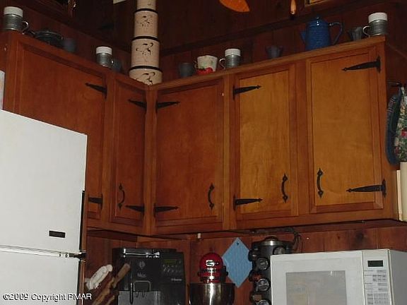 Chalet Kitchen view 1