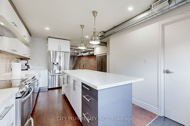 Toronto House for rent - 5 Bedrooms — photo 19