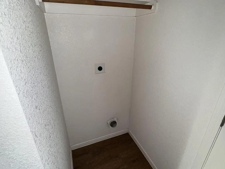 221 Gibson St #B — Photo 8