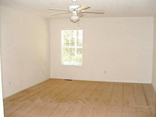5th image of 118 Woodmere Dr