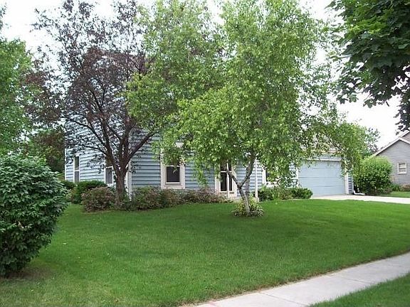 2nd image of W204N17165 Jackson Dr