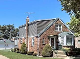 10558 S Whipple St, Chicago, IL