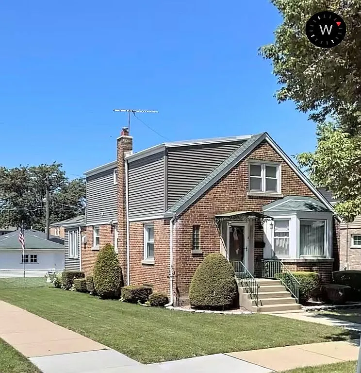 10558 S Whipple St photo 1