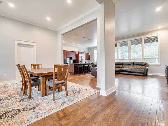 4th image of 155 Eagle Point Dr