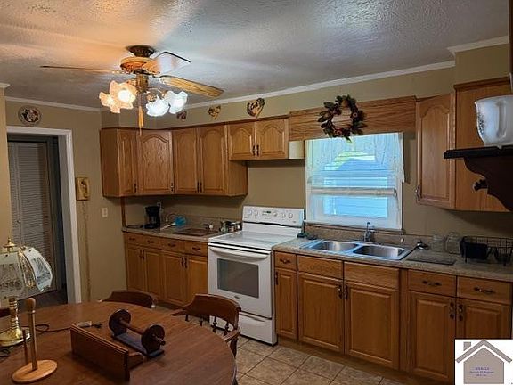 3rd image of 214 Arizona St