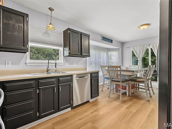 5th image of 809 N Orchard Dr