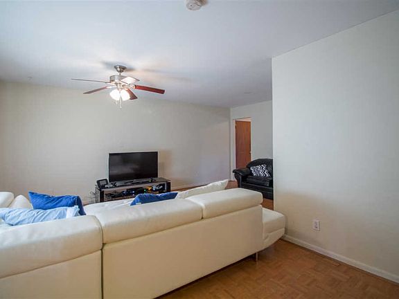 4th image of 2141 Skyland Dr
