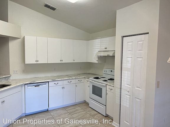 4th image of 2252 NW 52nd Pl