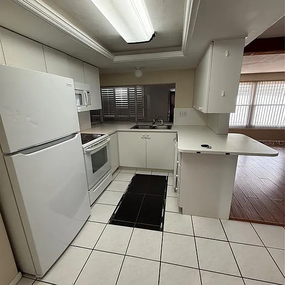 4216 Hillsdale Dr — Photo 3