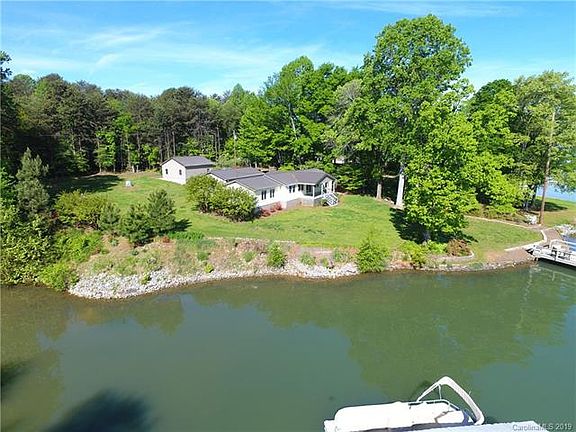 3rd image of 5079 Fox Hollow Dr