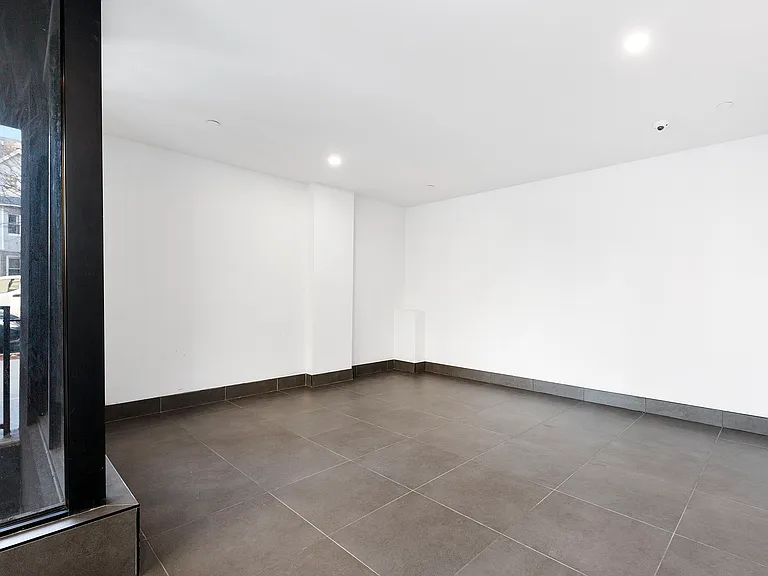 2484 Bedford Ave #2D — Photo 13