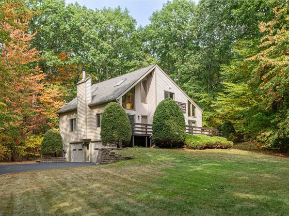 41 Seasons Lane, Londonderry, NH 03053