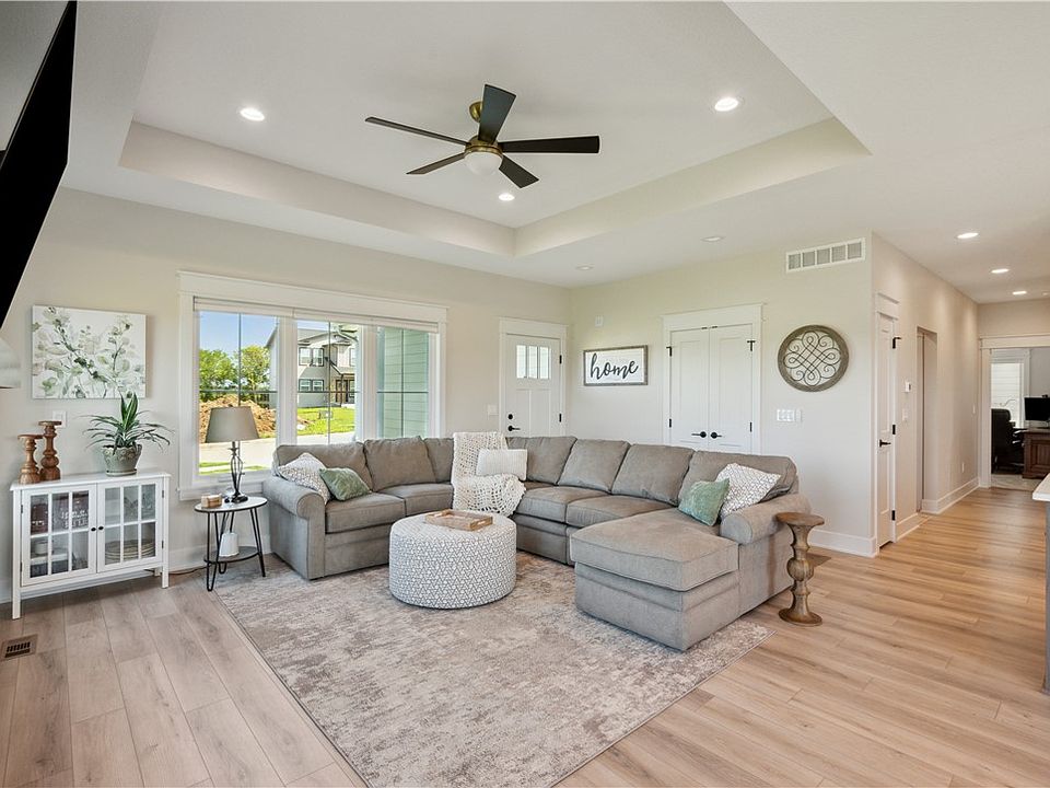 1st image of 506 E Vista Lake Ave