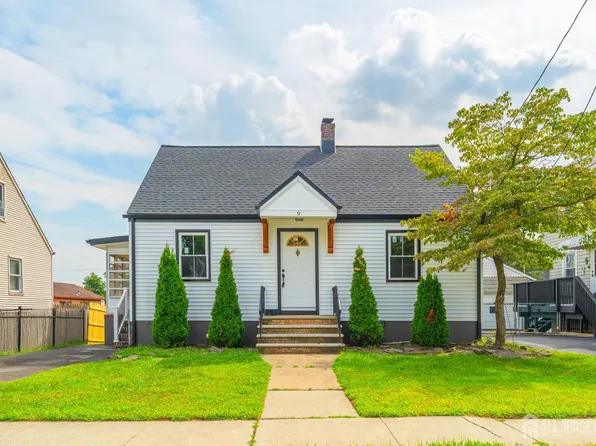 9 Winston Dr, Woodbridge, NJ 07095