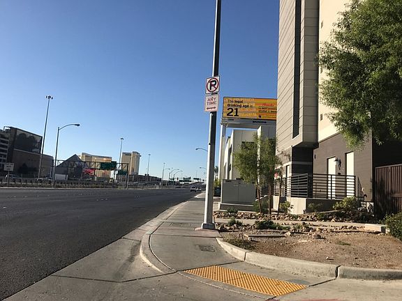 5th image of 4515 Dean Martin Dr Unit 205