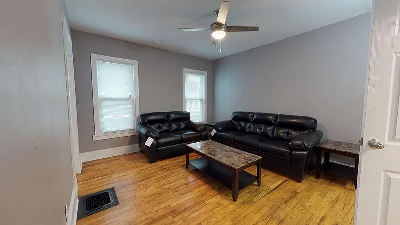 6 bed, 2.5 bath, 2040 sqft, $3,900 — Photo 3