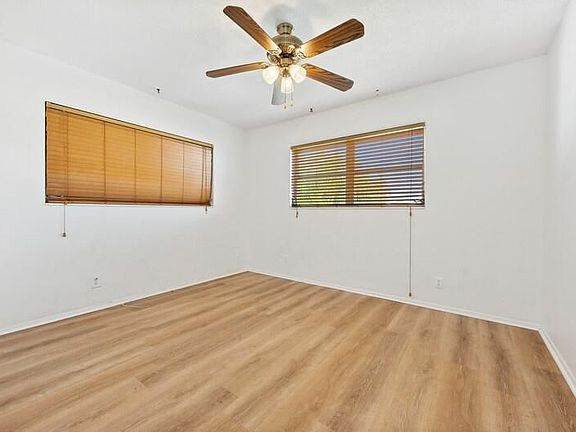 4th image of 2101 NE 1st Ct APT 206