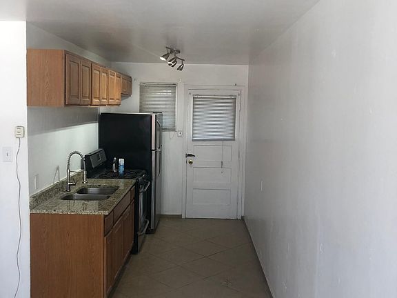 4th image of 1200 N Virginia St
