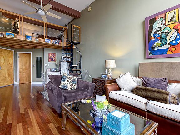 3rd image of 920 Poeyfarre St APT 215