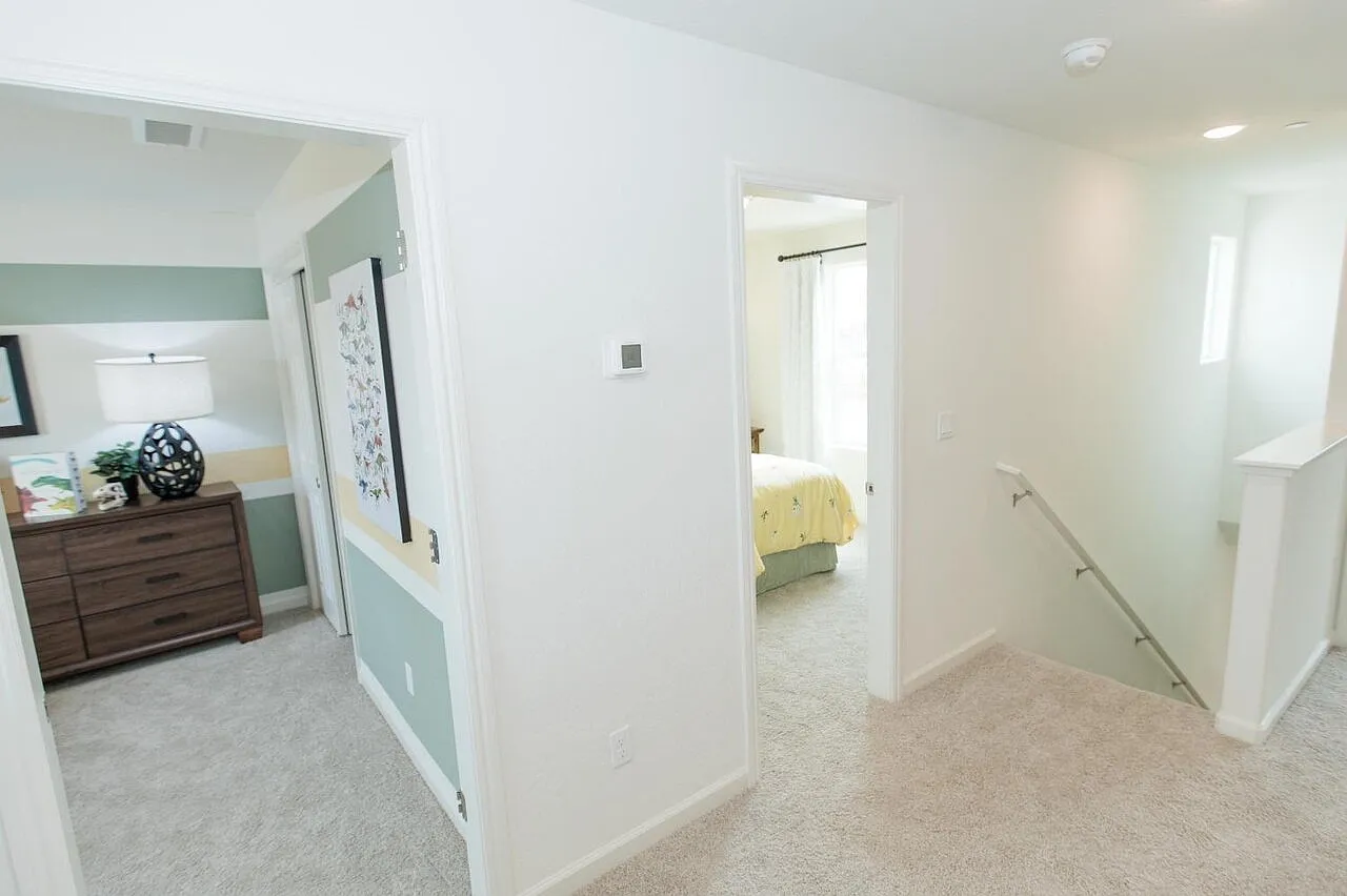 3 bed, 2.5 bath, 1227 sqft, $2,400 — Photo 3