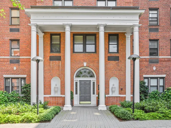 40 W Elm St APT 5C, Greenwich, CT 06830