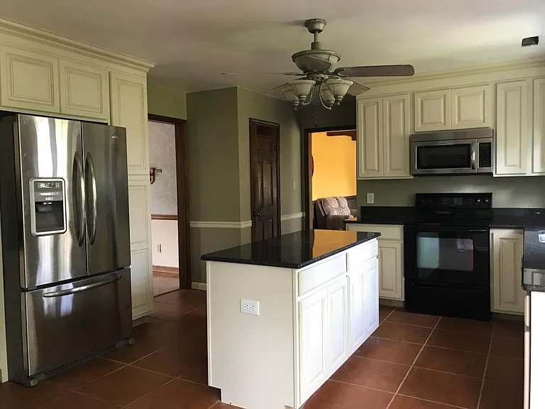 1437 Lake James Dr — Photo 5