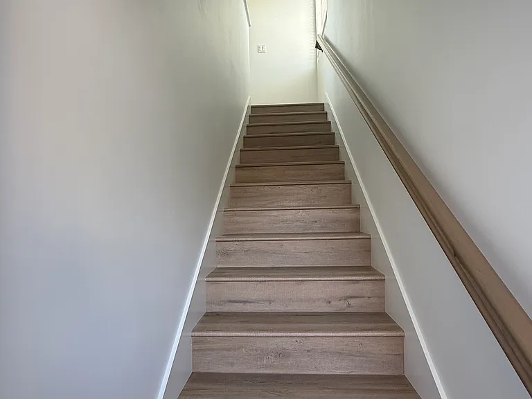 Fully enclosed stairs
