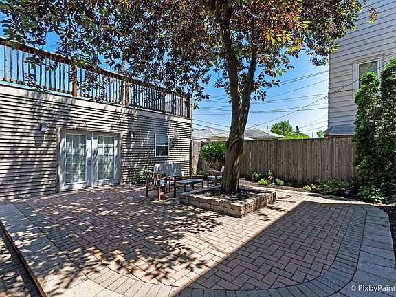 3rd image of 5534 W Berteau Ave #2