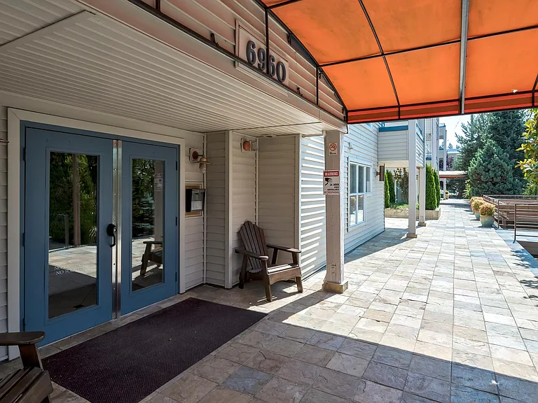 6960 California Ave SW — Photo 11