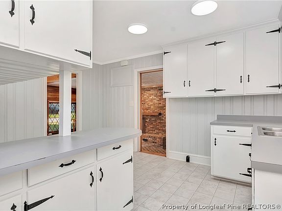 11th image of 314 W 18th St