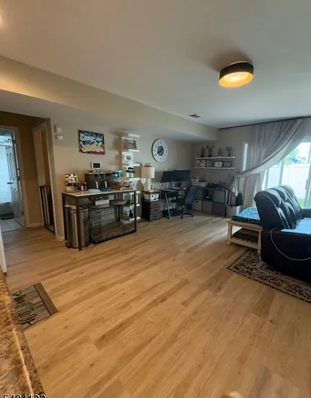 1184 Union St — Photo 3